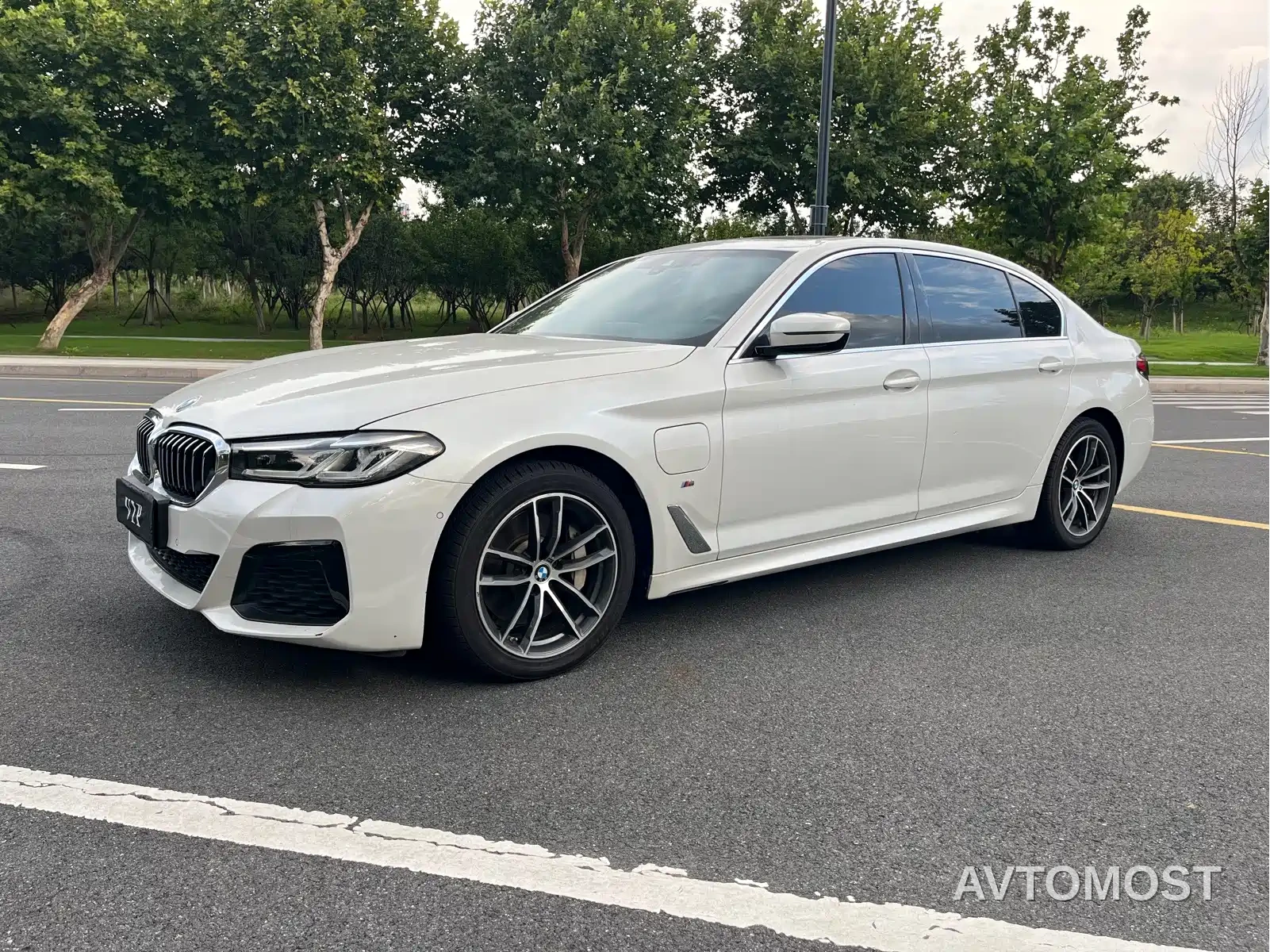 BMW 5 Series New Energy 2021 535Le M Sport Package — фото 1