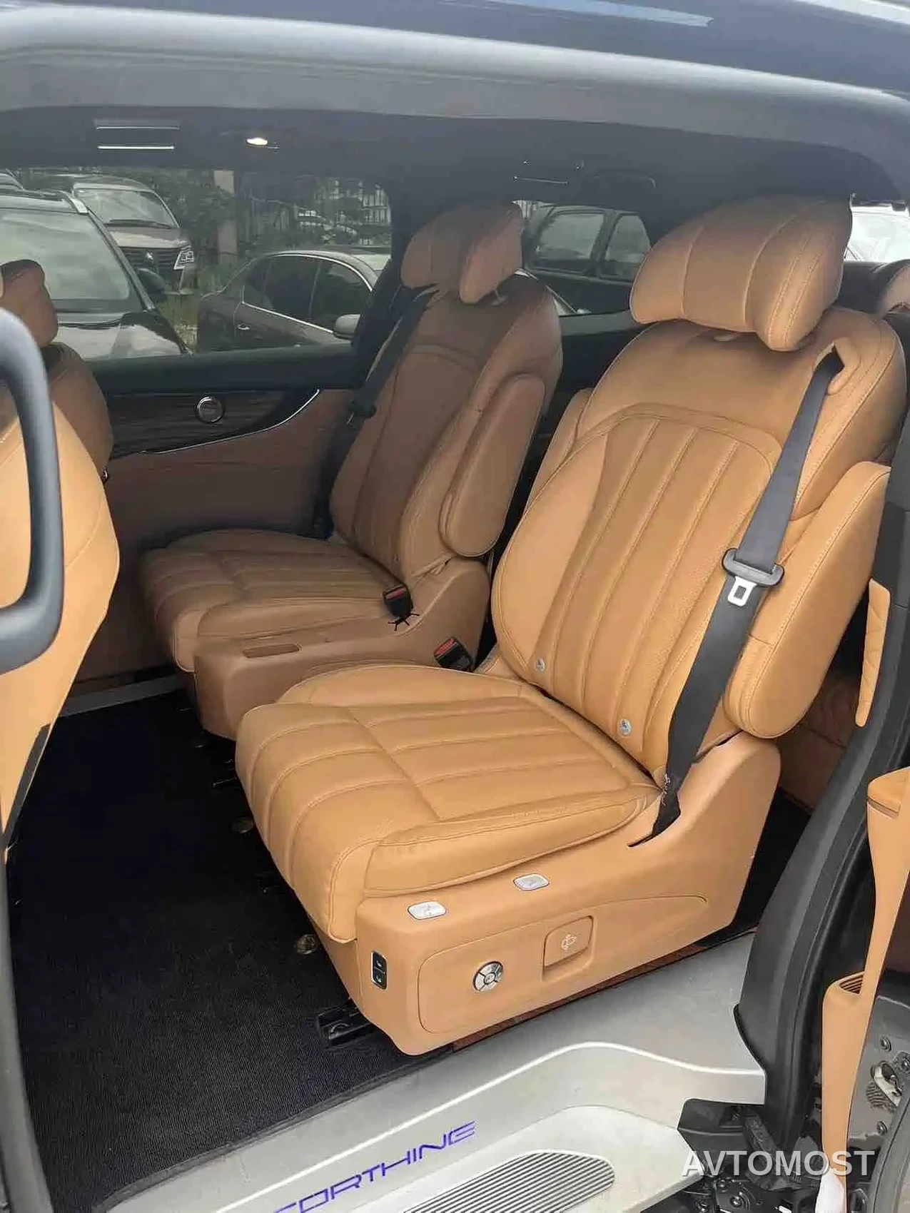 Dongfeng Fengxing Starlight V9 2026 Beyond Joy Series 200km Luxury — фото 6