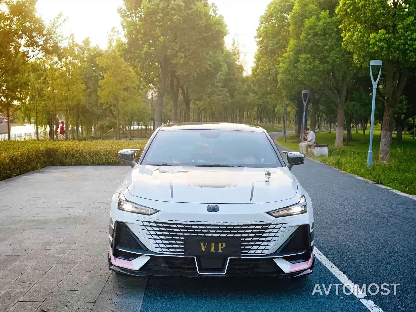 Changan UNI-V 2022 1.5T Sport Edition — фото 2