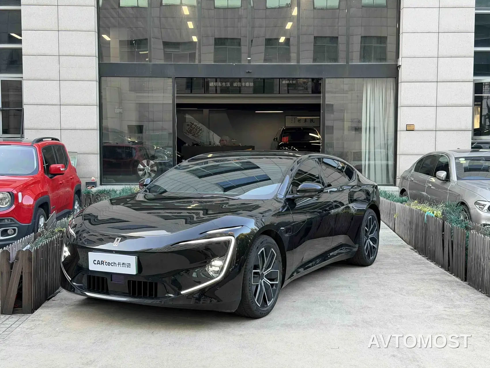 Avatr 12 2023 Model 700 Triple Laser RWD Luxury Edition — фото 1