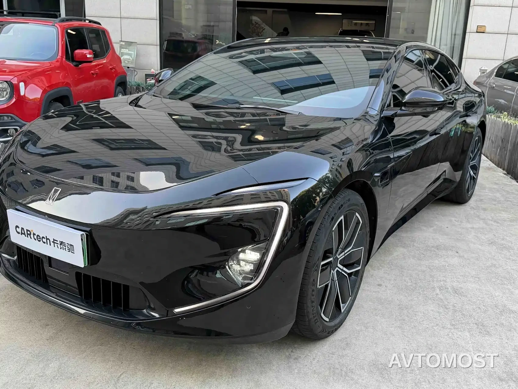 Avatr 12 2023 Model 700 Triple Laser RWD Luxury Edition — фото 3