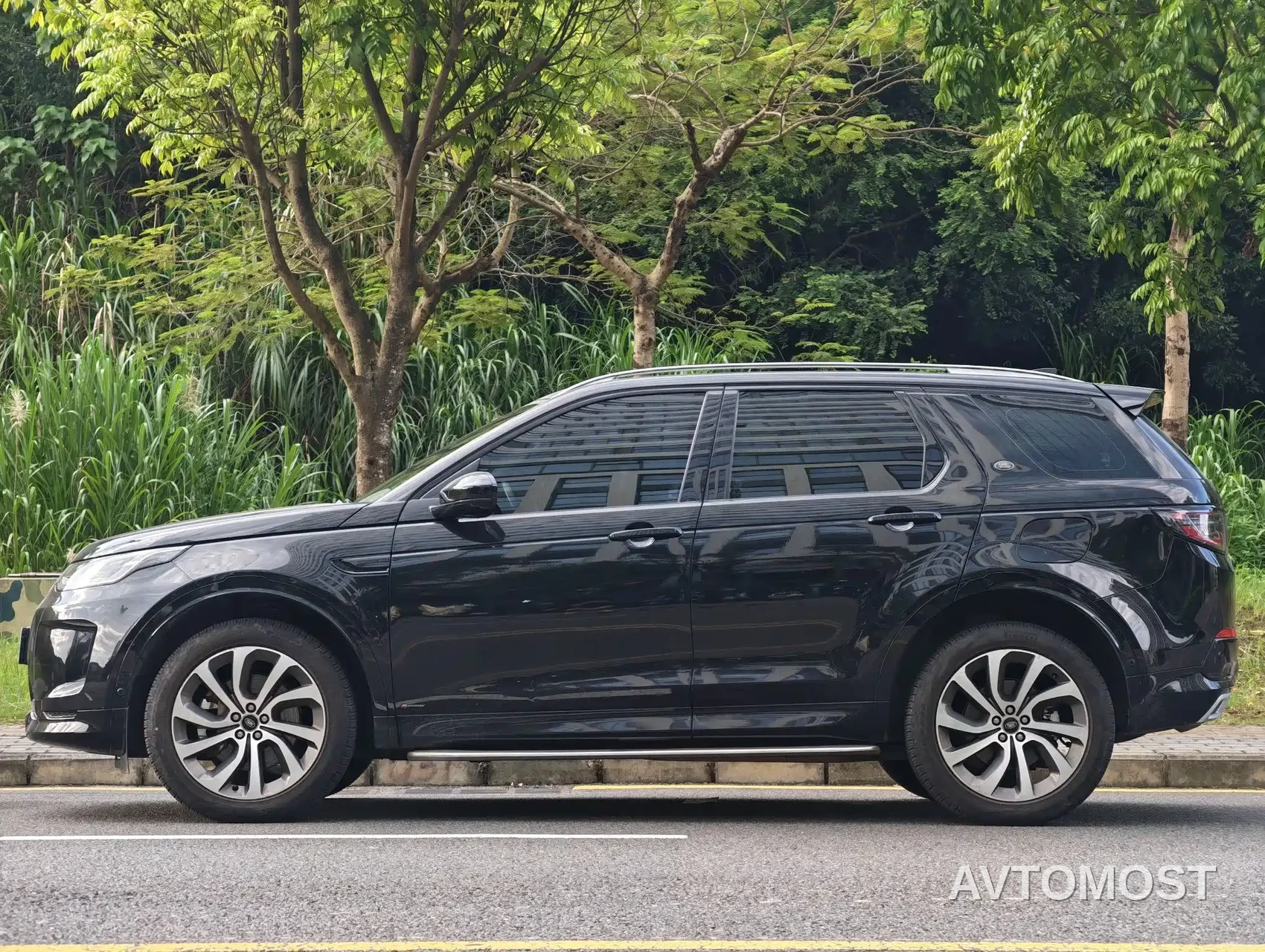 Land Rover Discovery Sport PHEV 2021 P300e Performance Tech Edition — фото 4