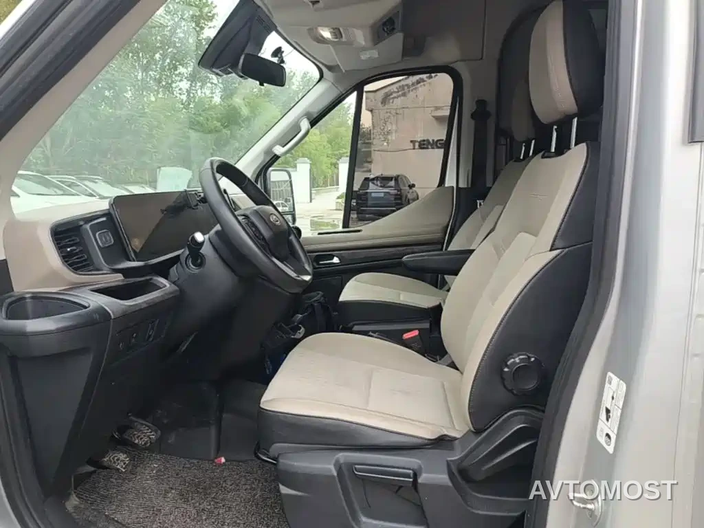 Ford Transit T8 2024 T8 2.3T Diesel Manual Mid-wheelbase Mid-roof 9-seater Business Travel Version (2/2/2/3) — фото 8