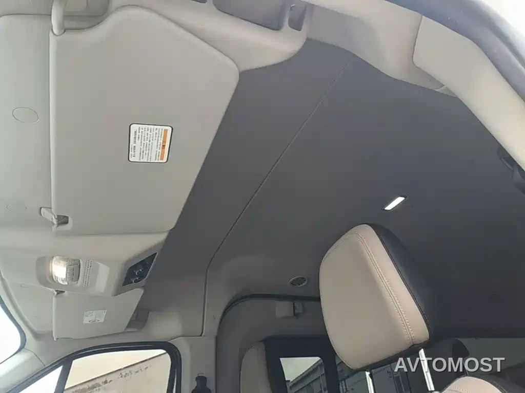 Ford Transit T8 2024 T8 2.3T Diesel Manual Mid-wheelbase Mid-roof 9-seater Business Travel Version (2/2/2/3) — фото 11
