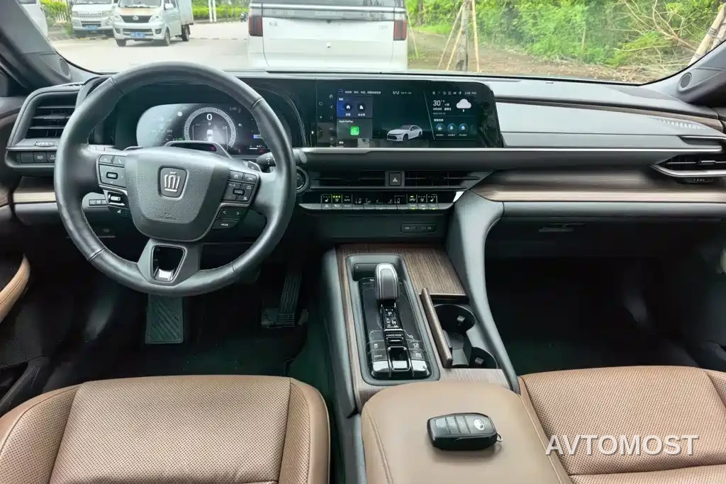 Toyota Crown (Import) 2024 2.5L Ultimate Edition — фото 11