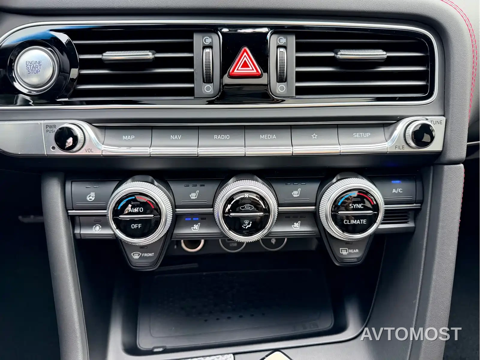 Genesis G70 2023 Model 2.0T AWD Flagship — фото 15