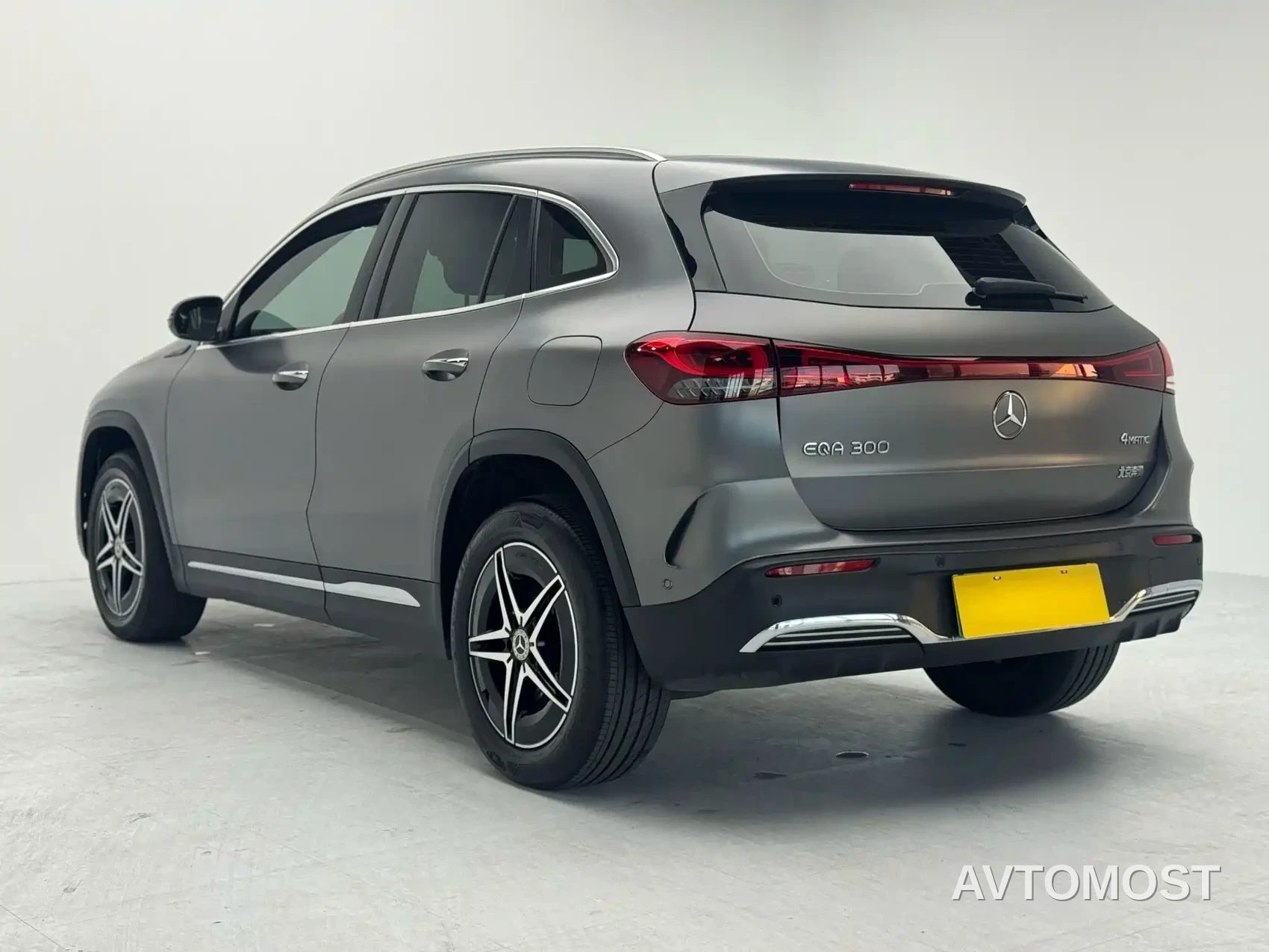 Mercedes-Benz EQA 2022 EQA 300 4MATIC Launch Special Edition — фото 4