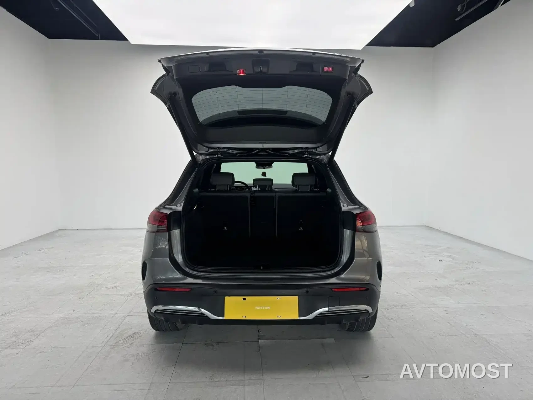 Mercedes-Benz EQA 2022 EQA 300 4MATIC Launch Special Edition — фото 7