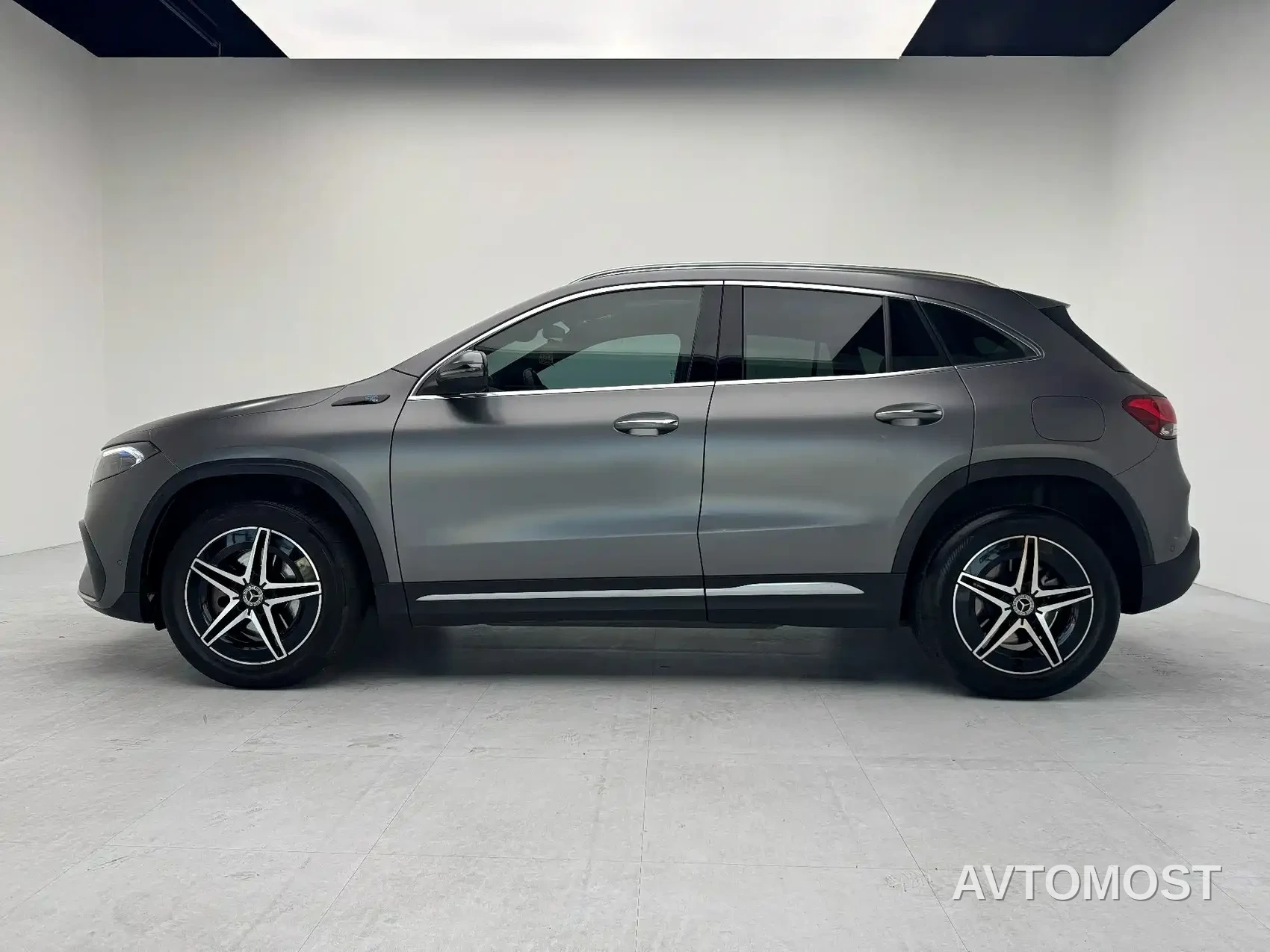 Mercedes-Benz EQA 2022 EQA 300 4MATIC Launch Special Edition — фото 17