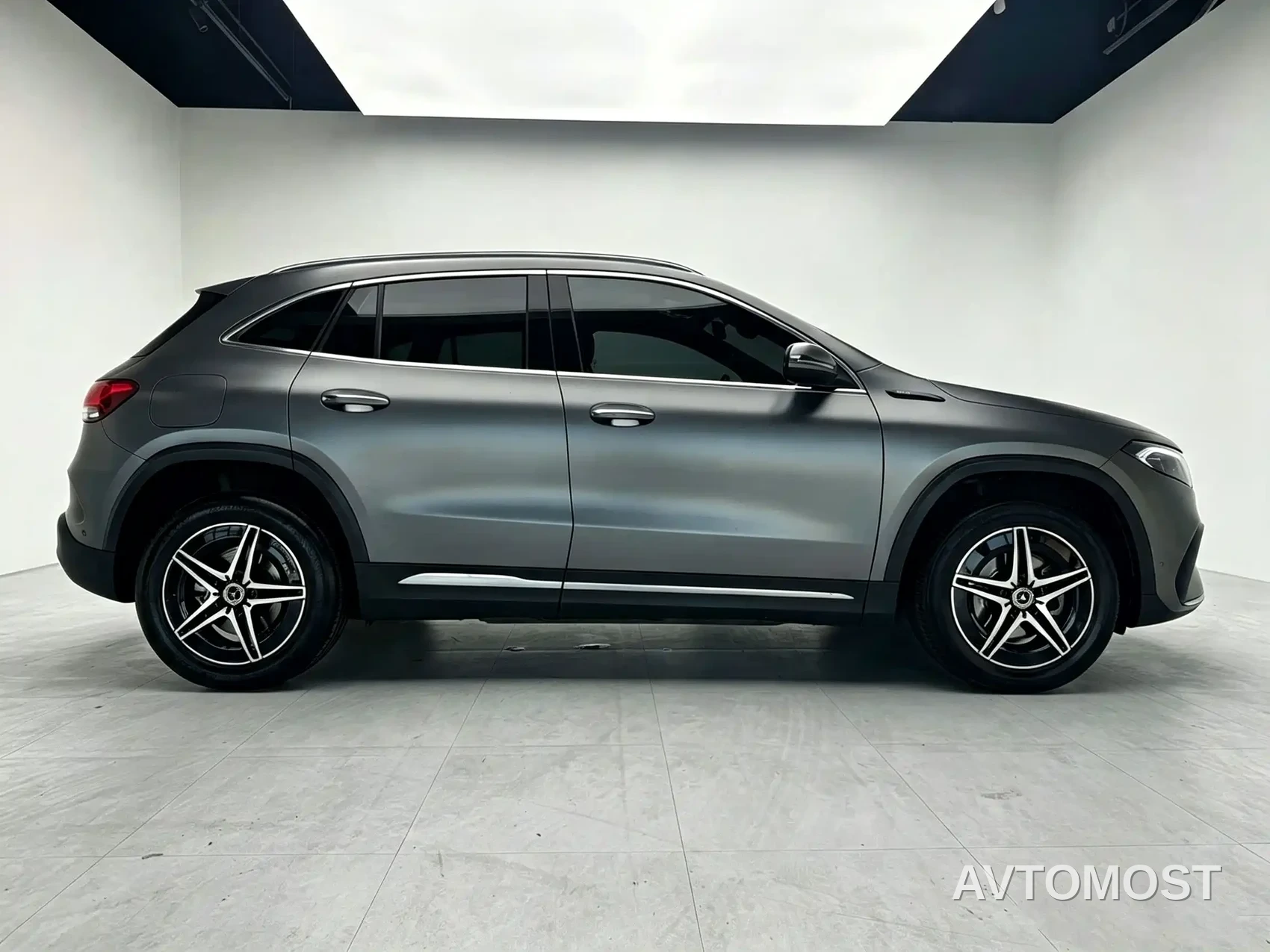 Mercedes-Benz EQA 2022 EQA 300 4MATIC Launch Special Edition — фото 18
