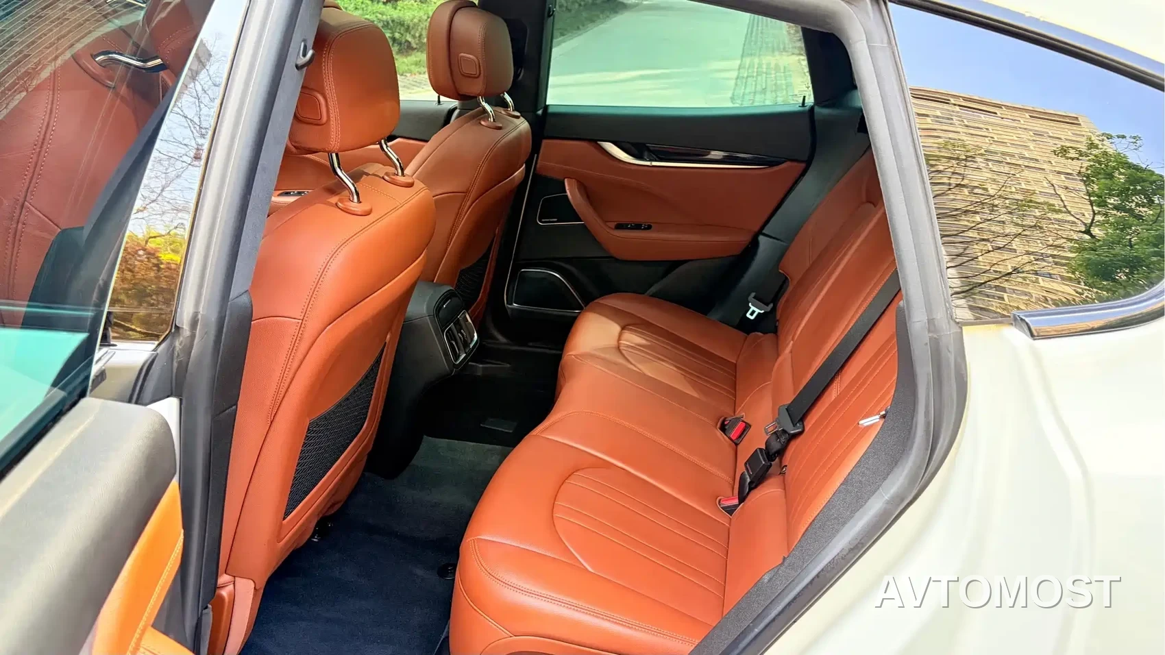 Maserati Levante 2023 2.0T GT — фото 8