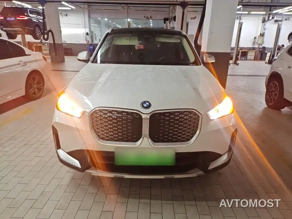 BMW iX1 2023 eDrive25L X Design Package — фото 1