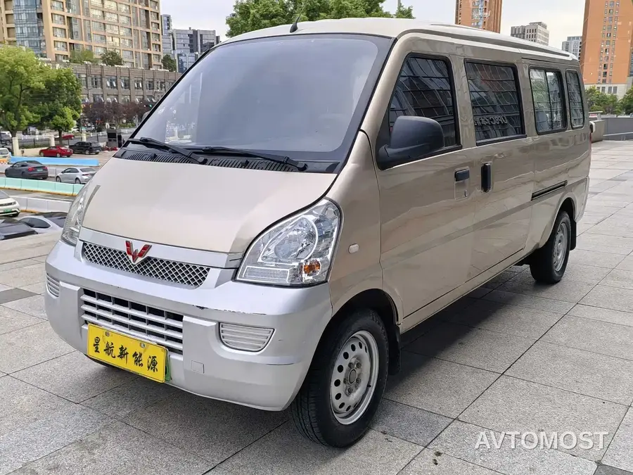 Wuling Rongguang EV 2020 Passenger Van Basic 7-seater 300KM