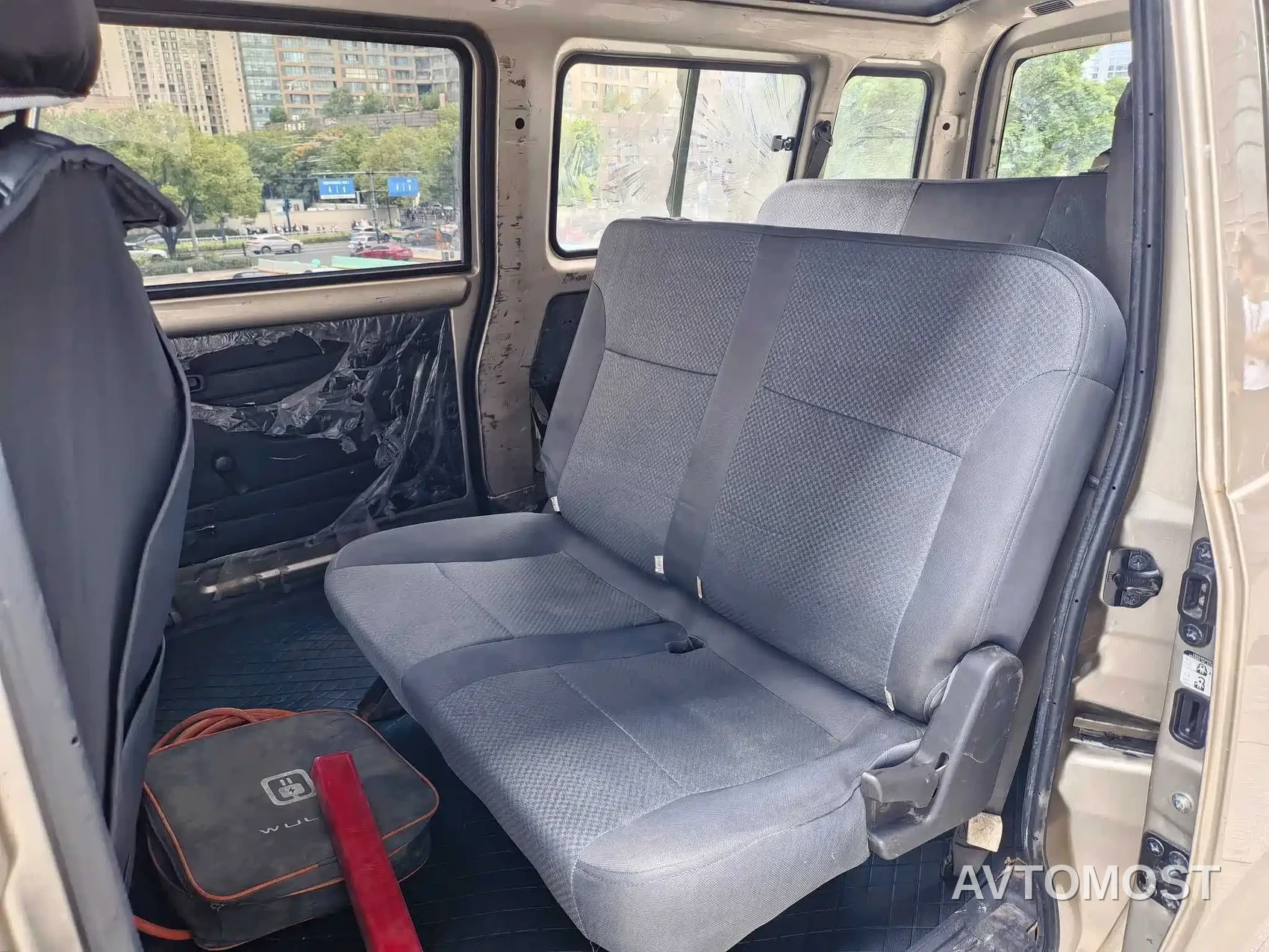 Wuling Rongguang EV 2020 Passenger Van Basic 7-seater 300KM — фото 5