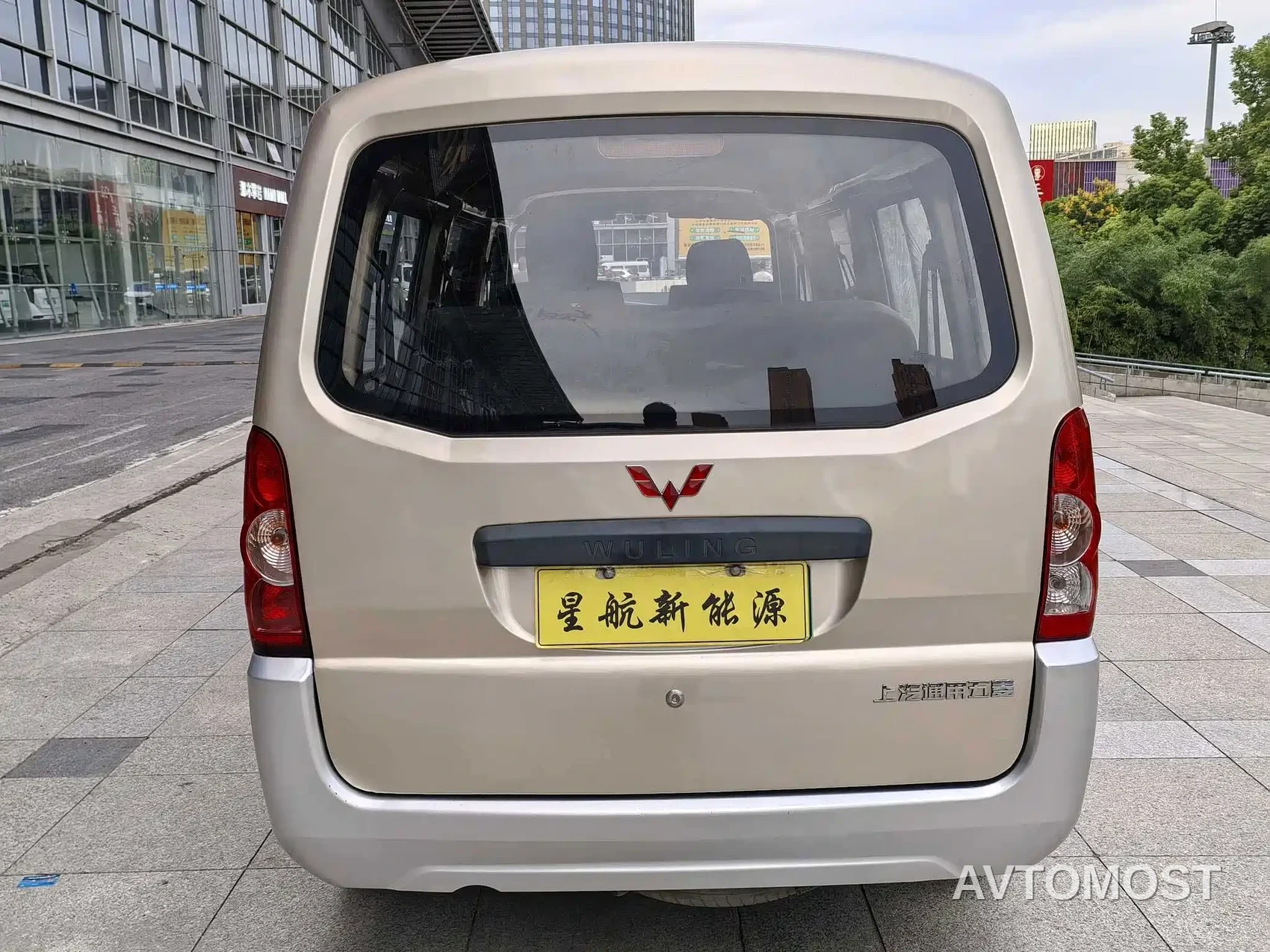 Wuling Rongguang EV 2020 Passenger Van Basic 7-seater 300KM — фото 7