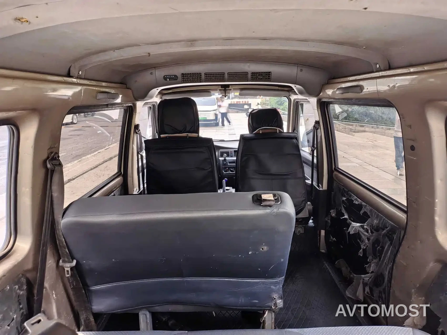 Wuling Rongguang EV 2020 Passenger Van Basic 7-seater 300KM — фото 10