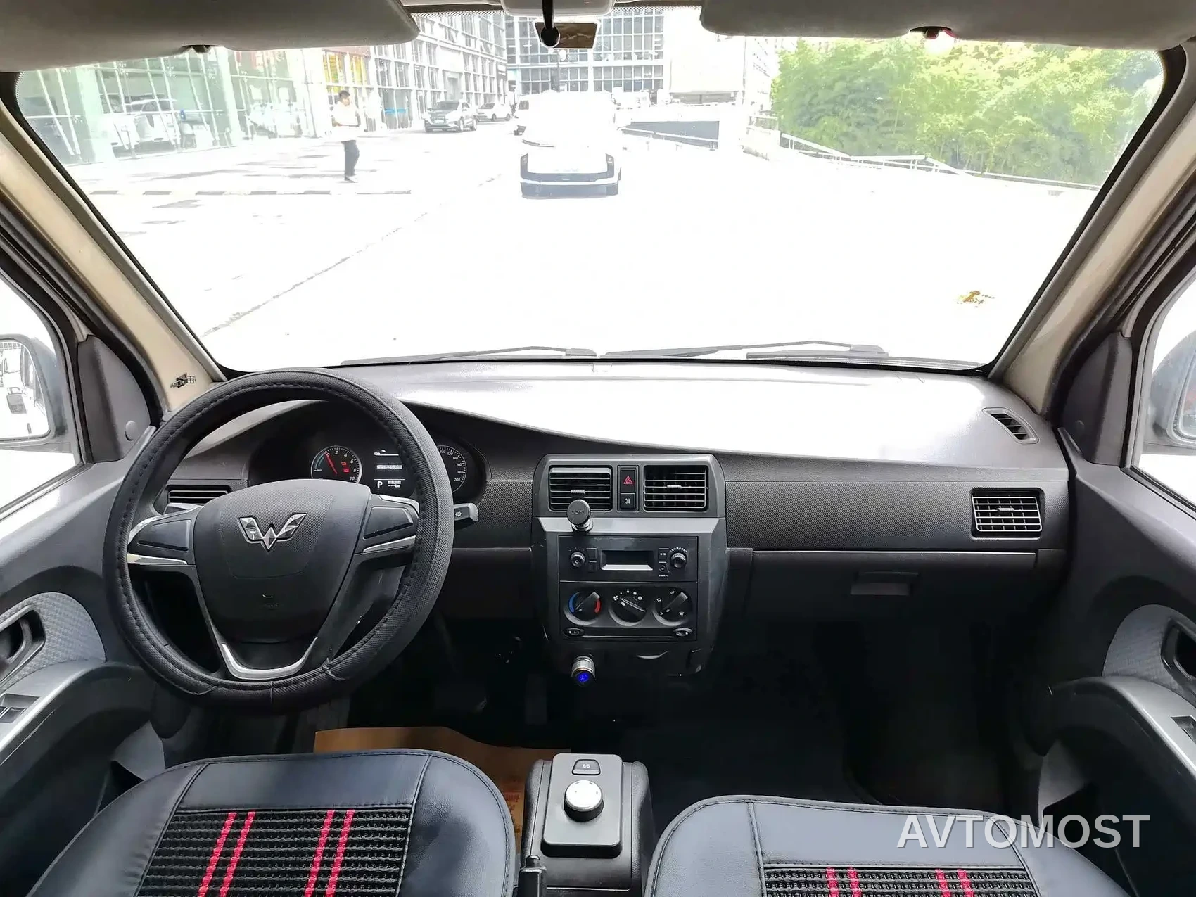 Wuling Rongguang EV 2020 Passenger Van Basic 7-seater 300KM — фото 16
