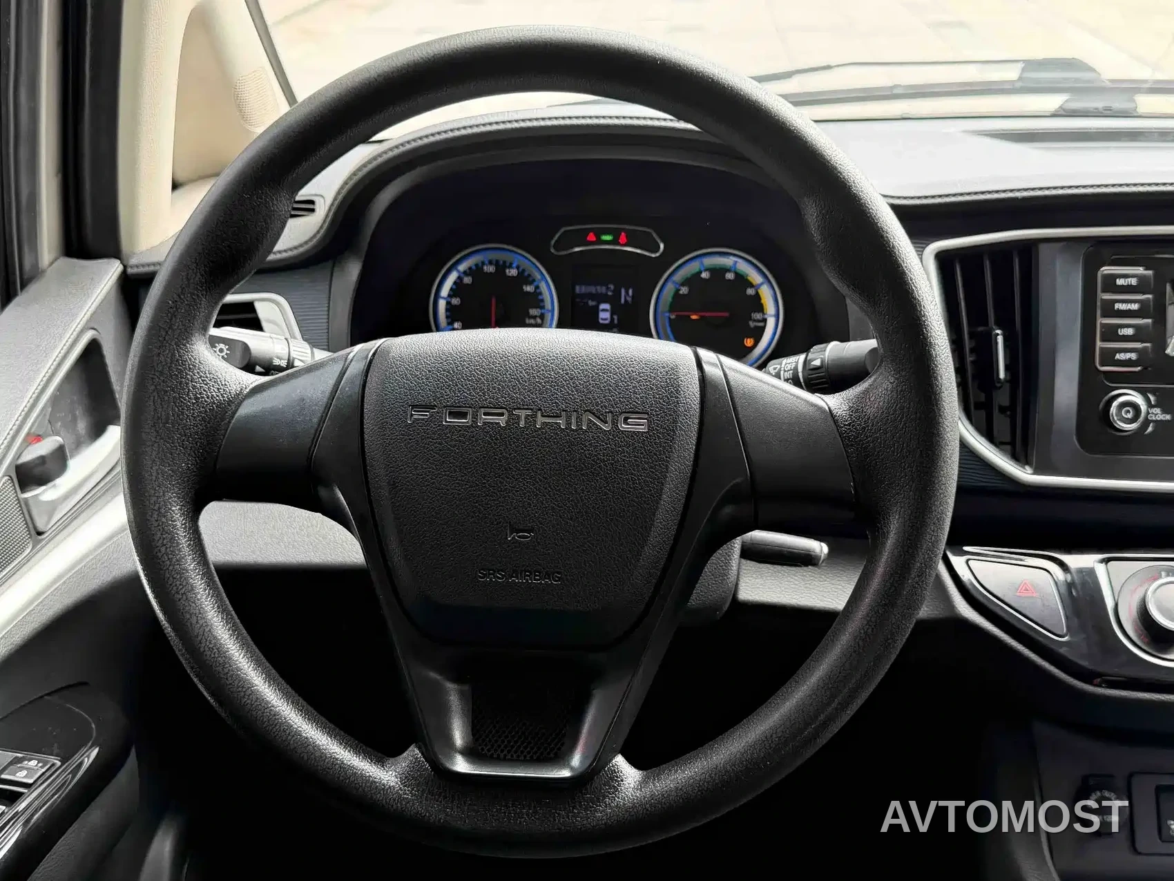 Dongfeng Fengxing Lingzhi New Energy 2022 Comfort 7-seater — фото 10