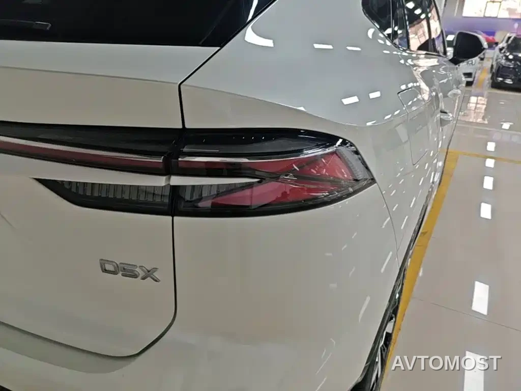 Roewe D5X DMH 2024 Model 135 Technology Edition — фото 8