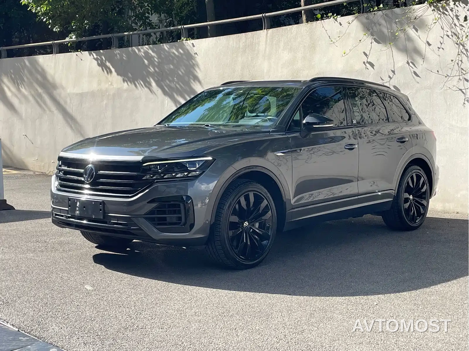Volkswagen Touareg 2022 3.0TSI 20th Anniversary Special Edition — фото 1