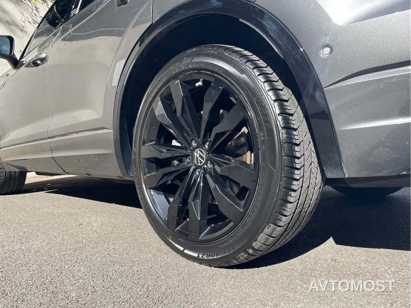 Volkswagen Touareg 2022 3.0TSI 20th Anniversary Special Edition — фото 31