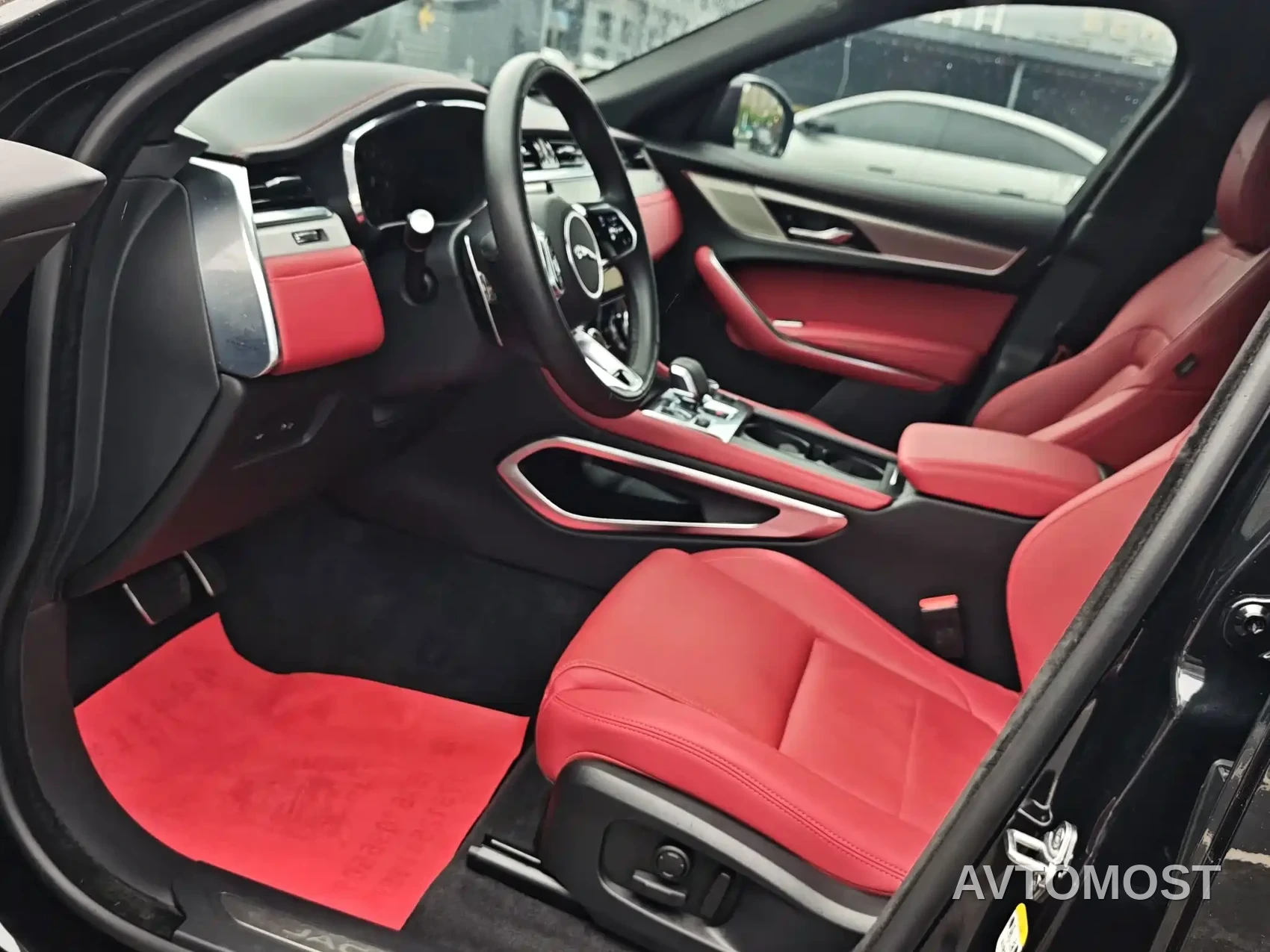 Jaguar F-PACE 2024 P250 R-Dynamic SE — фото 12