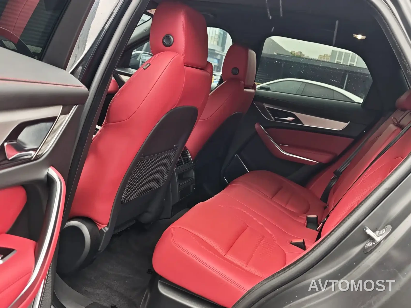 Jaguar F-PACE 2024 P250 R-Dynamic SE — фото 13