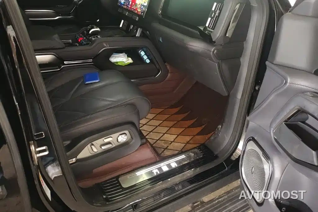 Fang Cheng Bao Leopard 8 2025 Zhiyong Flagship 7-Seater — фото 5