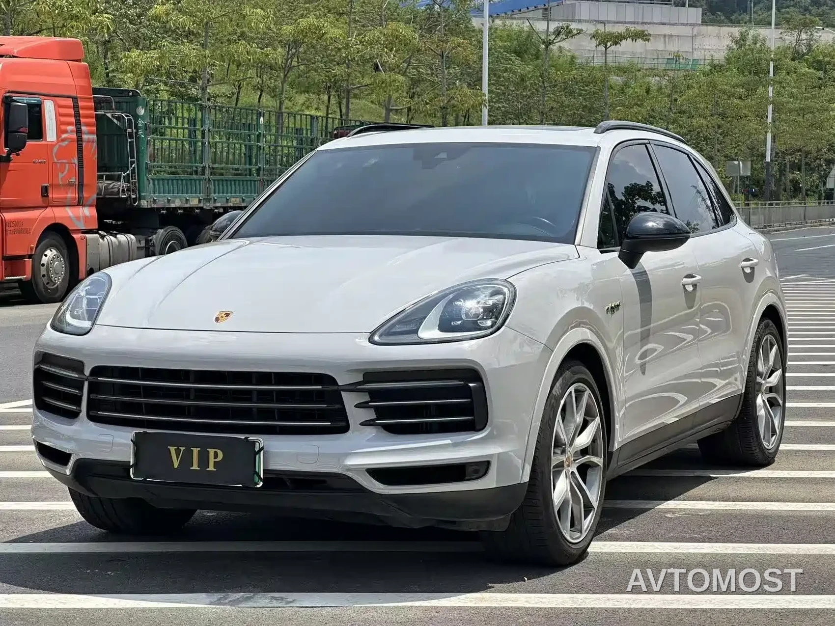 Porsche Cayenne New Energy 2022 Cayenne E-Hybrid 2.0T Platinum Edition — фото 1