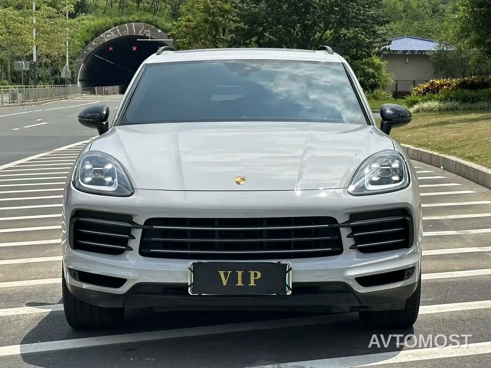 Porsche Cayenne New Energy 2022 Cayenne E-Hybrid 2.0T Platinum Edition — фото 2