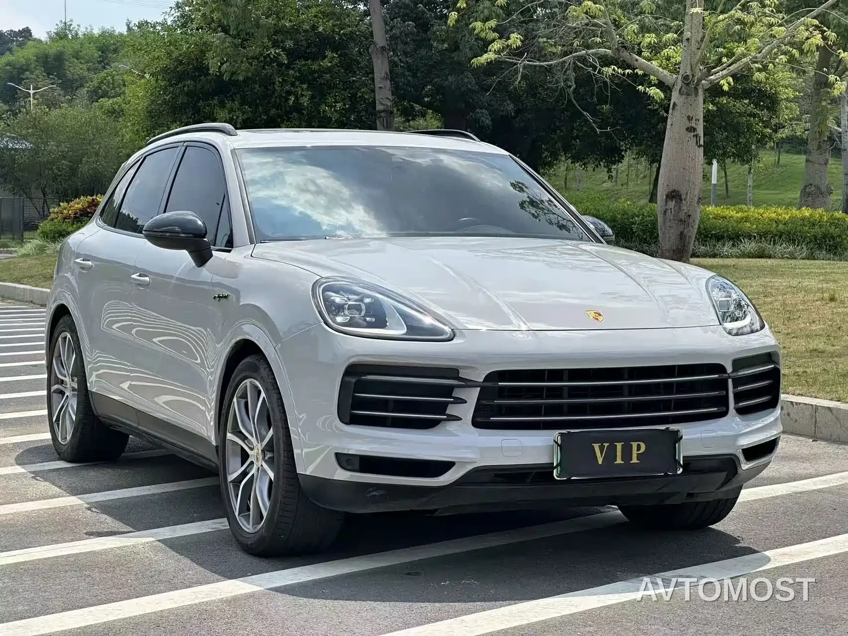 Porsche Cayenne New Energy 2022 Cayenne E-Hybrid 2.0T Platinum Edition — фото 3