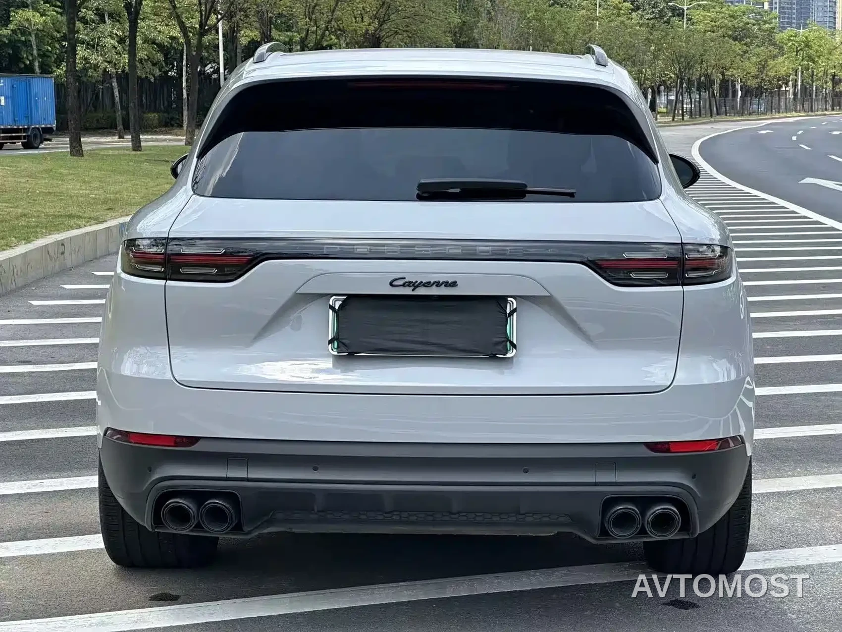 Porsche Cayenne New Energy 2022 Cayenne E-Hybrid 2.0T Platinum Edition — фото 8