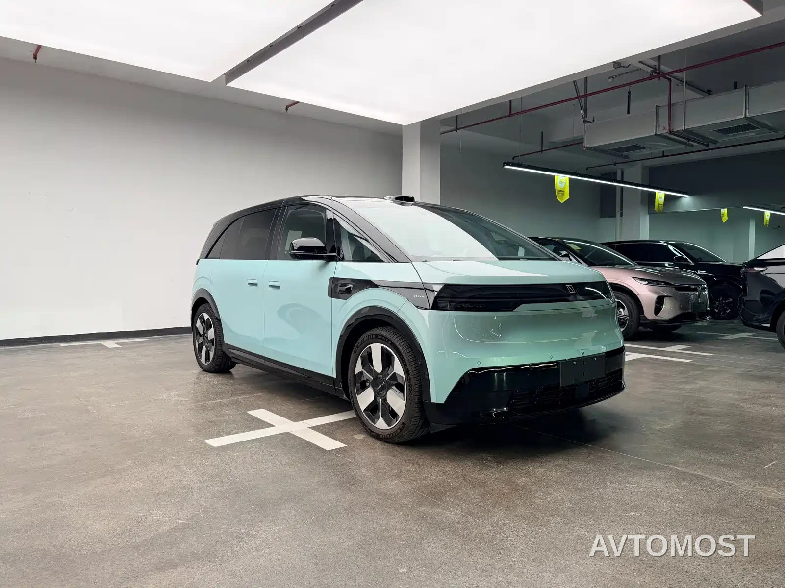 Zeekr MIX 2025 Smart Driving Edition — фото 3