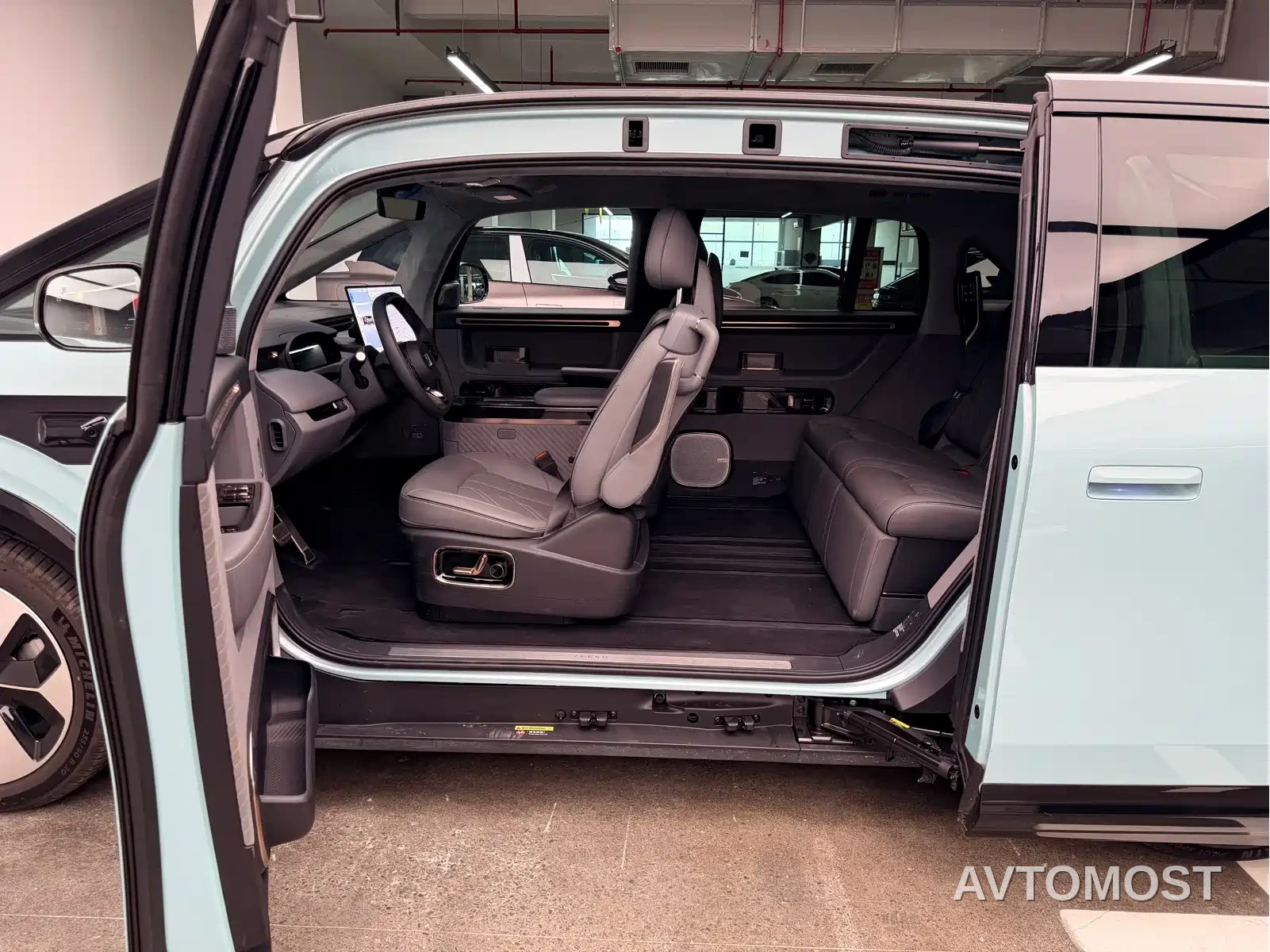 Zeekr MIX 2025 Smart Driving Edition — фото 11