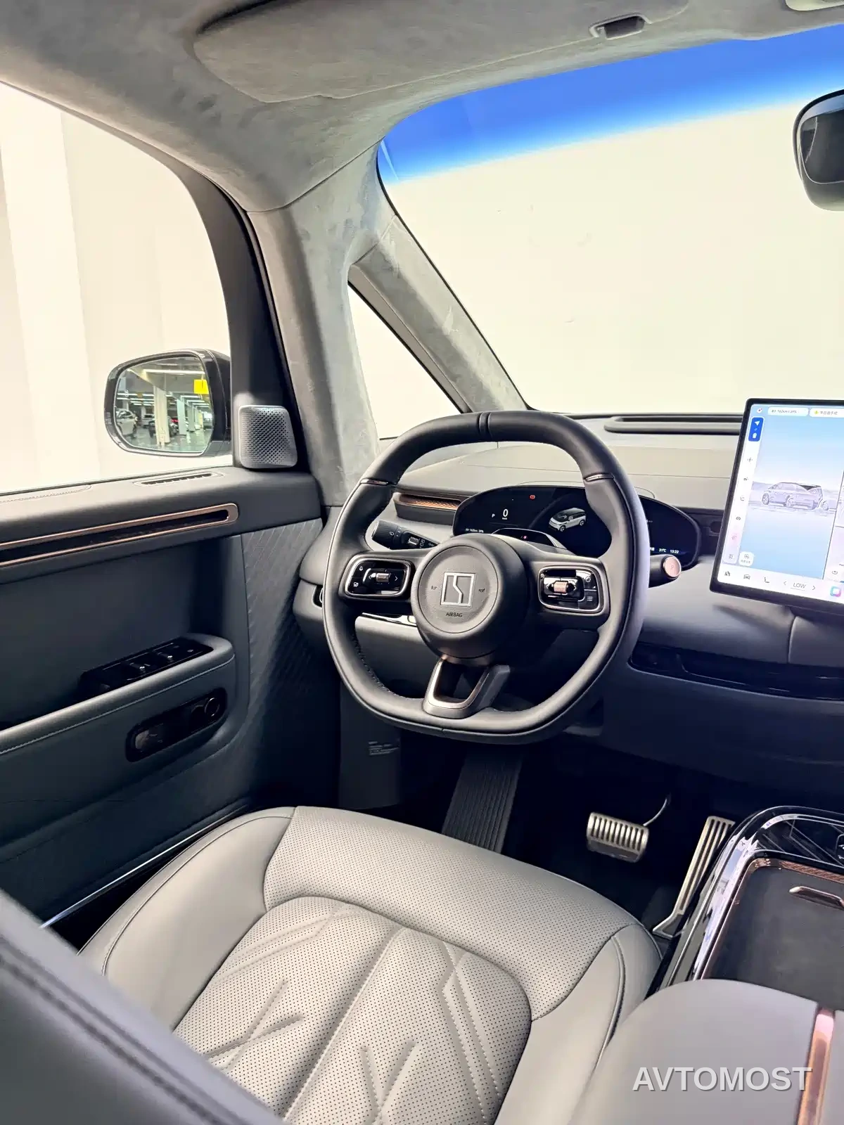 Zeekr MIX 2025 Smart Driving Edition — фото 12
