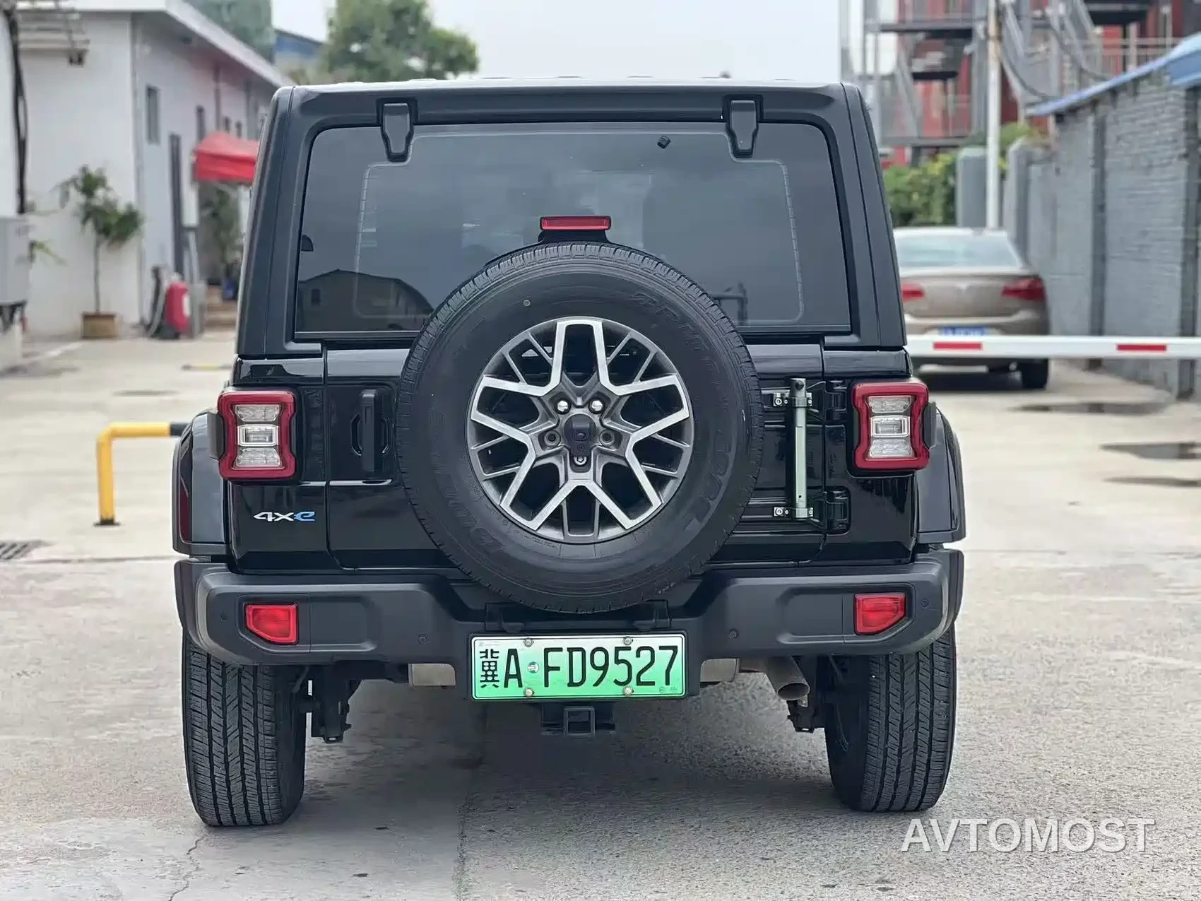 Jeep Wrangler 4xe 2021 4-Door 2.0T 4xe Sahara Launch Edition — фото 10