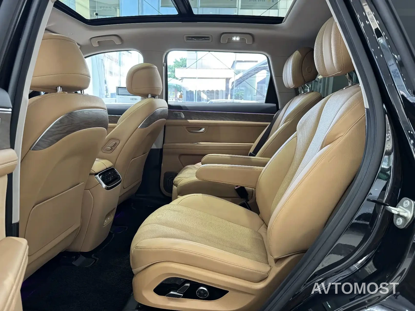 AITO M7 2022 1.5T RWD Comfort Edition — фото 11