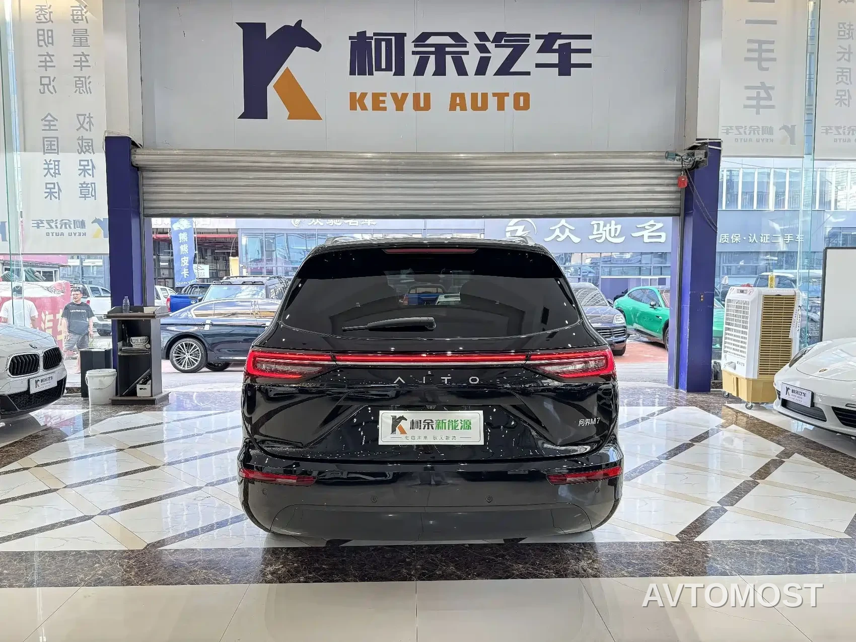 AITO M7 2022 1.5T RWD Comfort Edition — фото 16