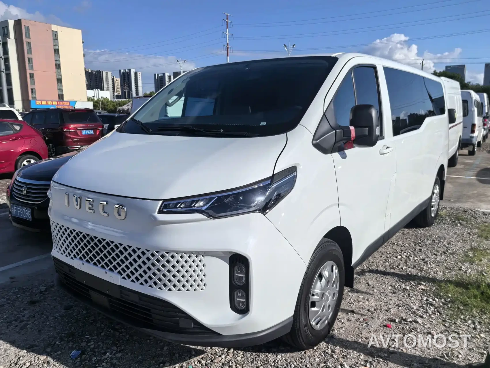 Iveco Juxing 2023 C33 Van 2.0T 110KW Automatic Starway Edition Low Roof — фото 2