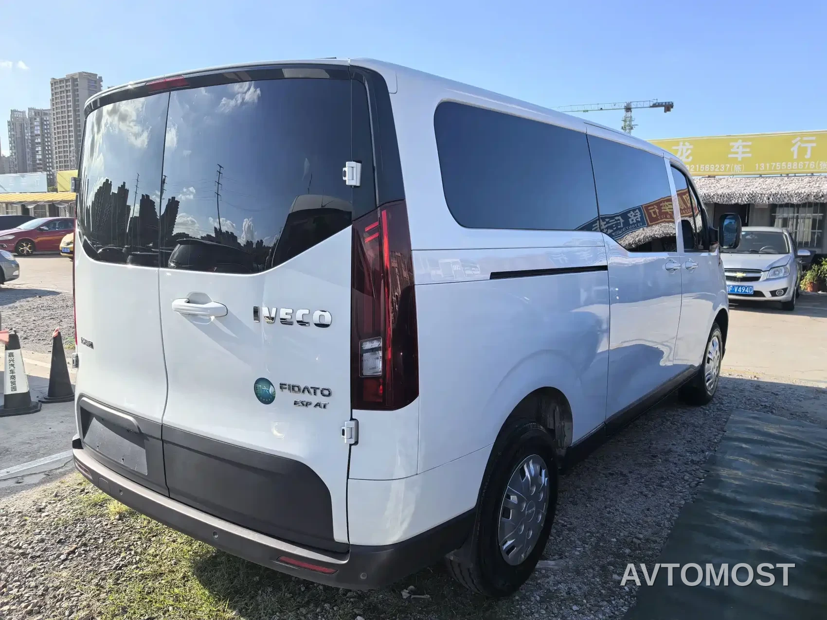 Iveco Juxing 2023 C33 Van 2.0T 110KW Automatic Starway Edition Low Roof — фото 4