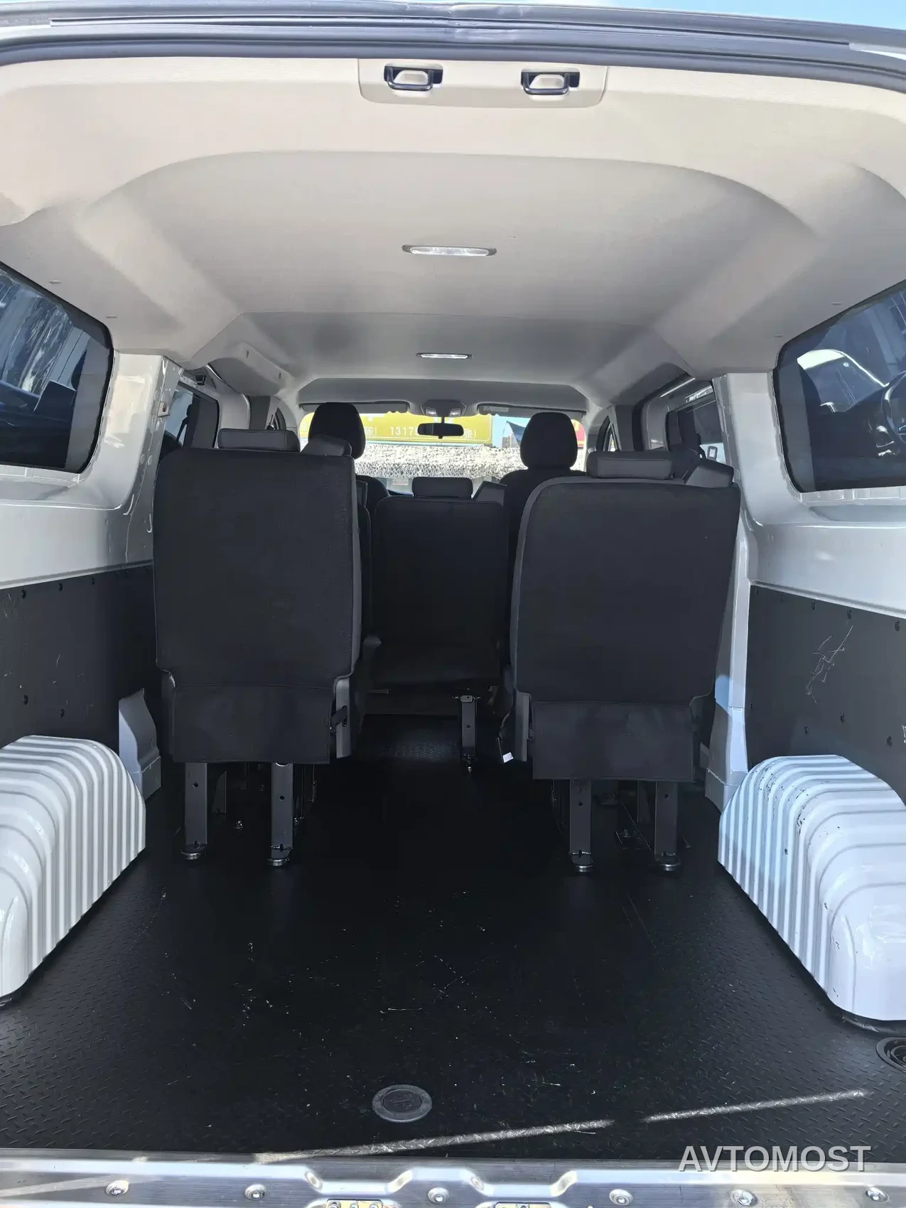Iveco Juxing 2023 C33 Van 2.0T 110KW Automatic Starway Edition Low Roof — фото 5