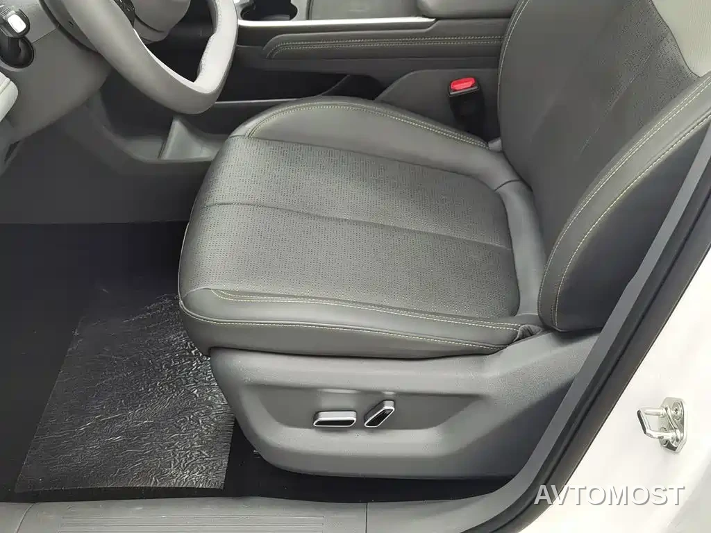 Besturn Yueyi 03 2025 Model 445km Delight Edition — фото 19