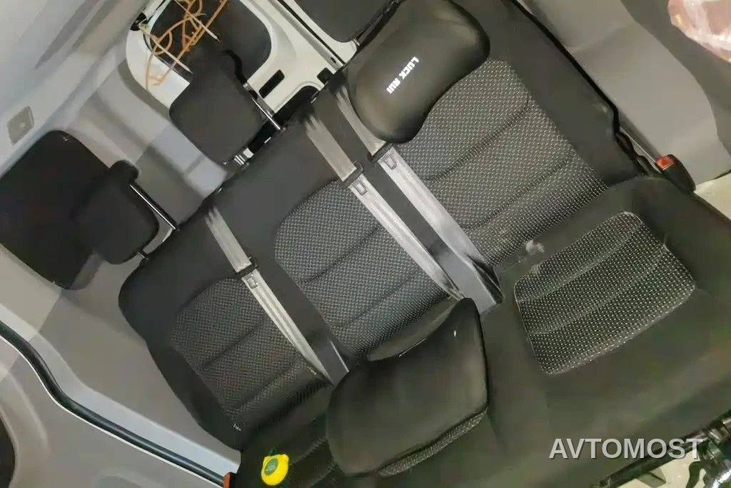 SAIC Maxus Xintu V70 2023 Model 2.0T Elite Edition Automatic Short Wheelbase Low Roof 5/6-Seater — фото 11
