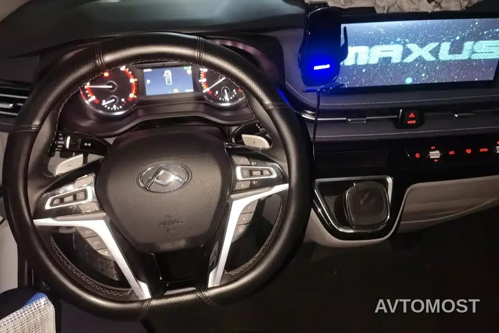 SAIC Maxus Xintu V70 2023 Model 2.0T Elite Edition Automatic Short Wheelbase Low Roof 5/6-Seater — фото 12