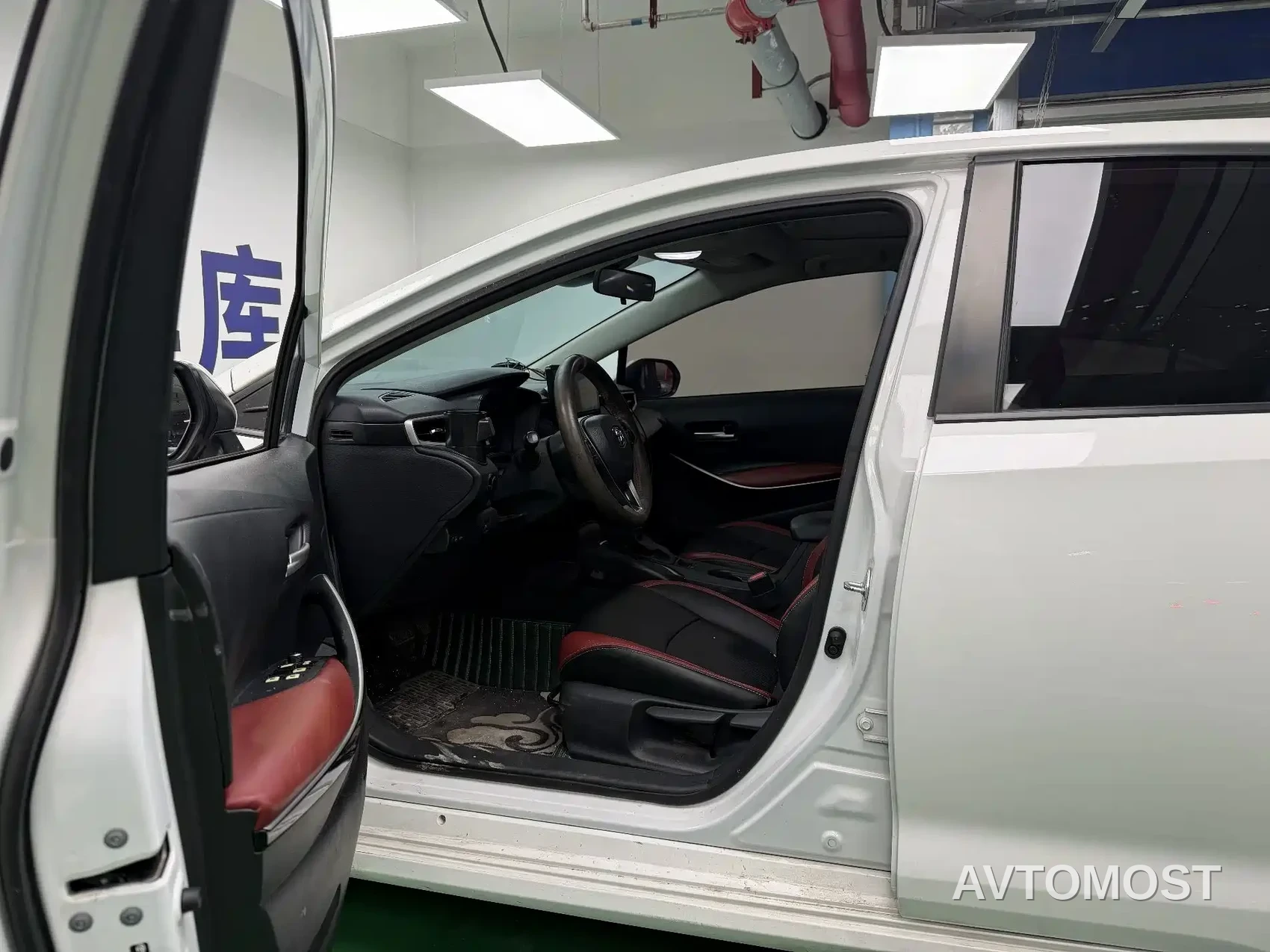 Toyota Corolla 2021 Hybrid 1.8L E-CVT Elite Edition — фото 4