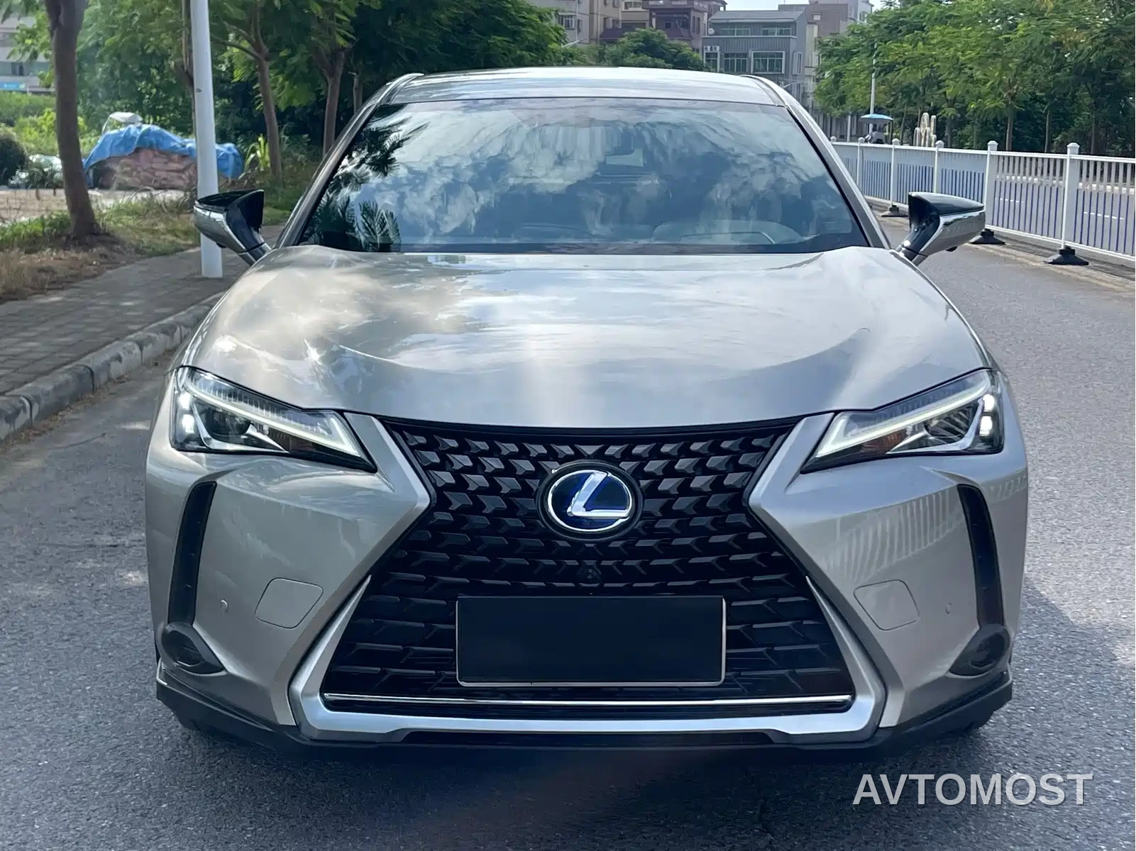 Lexus UX 2022 260h Fun Edition — фото 2