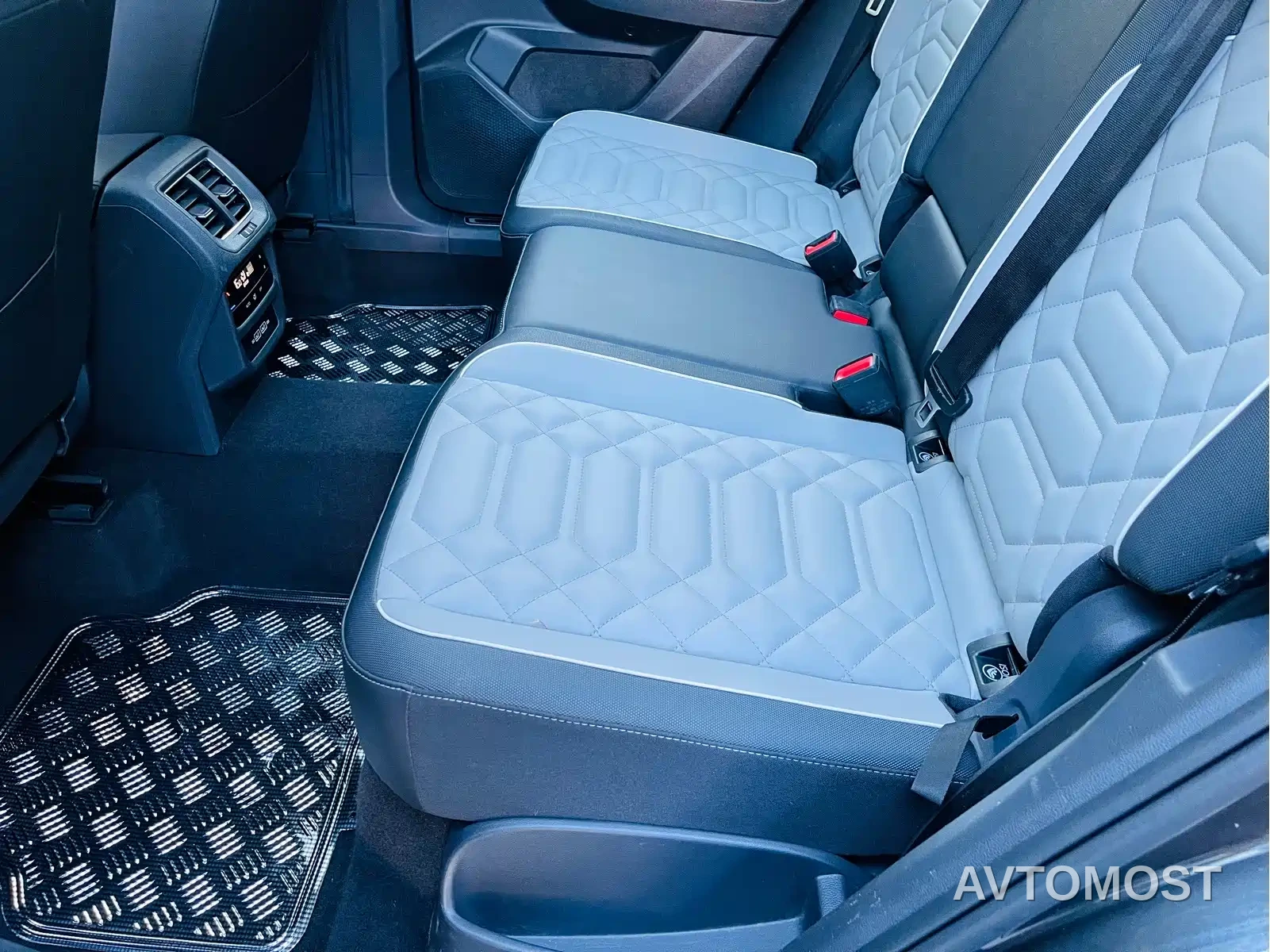 Volkswagen Tayron 2023 330TSI 2WD Luxury Plus Advanced Edition — фото 16
