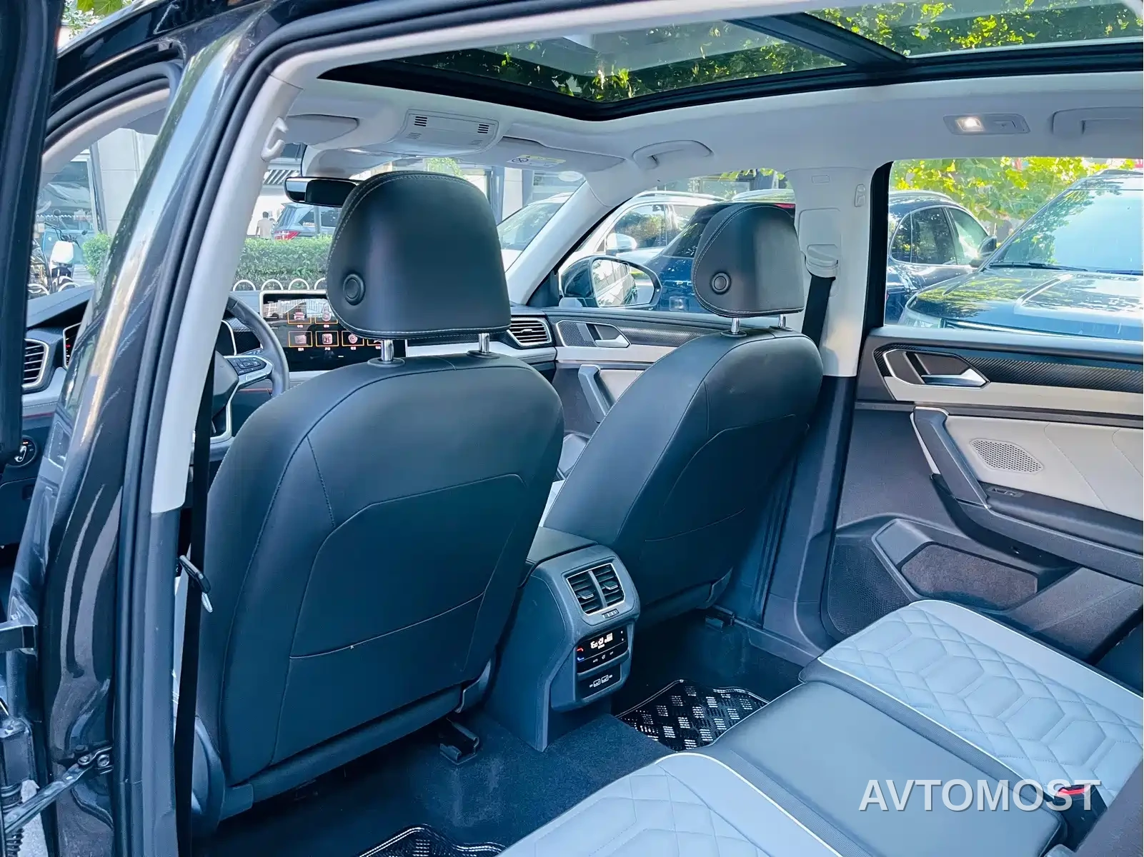 Volkswagen Tayron 2023 330TSI 2WD Luxury Plus Advanced Edition — фото 17