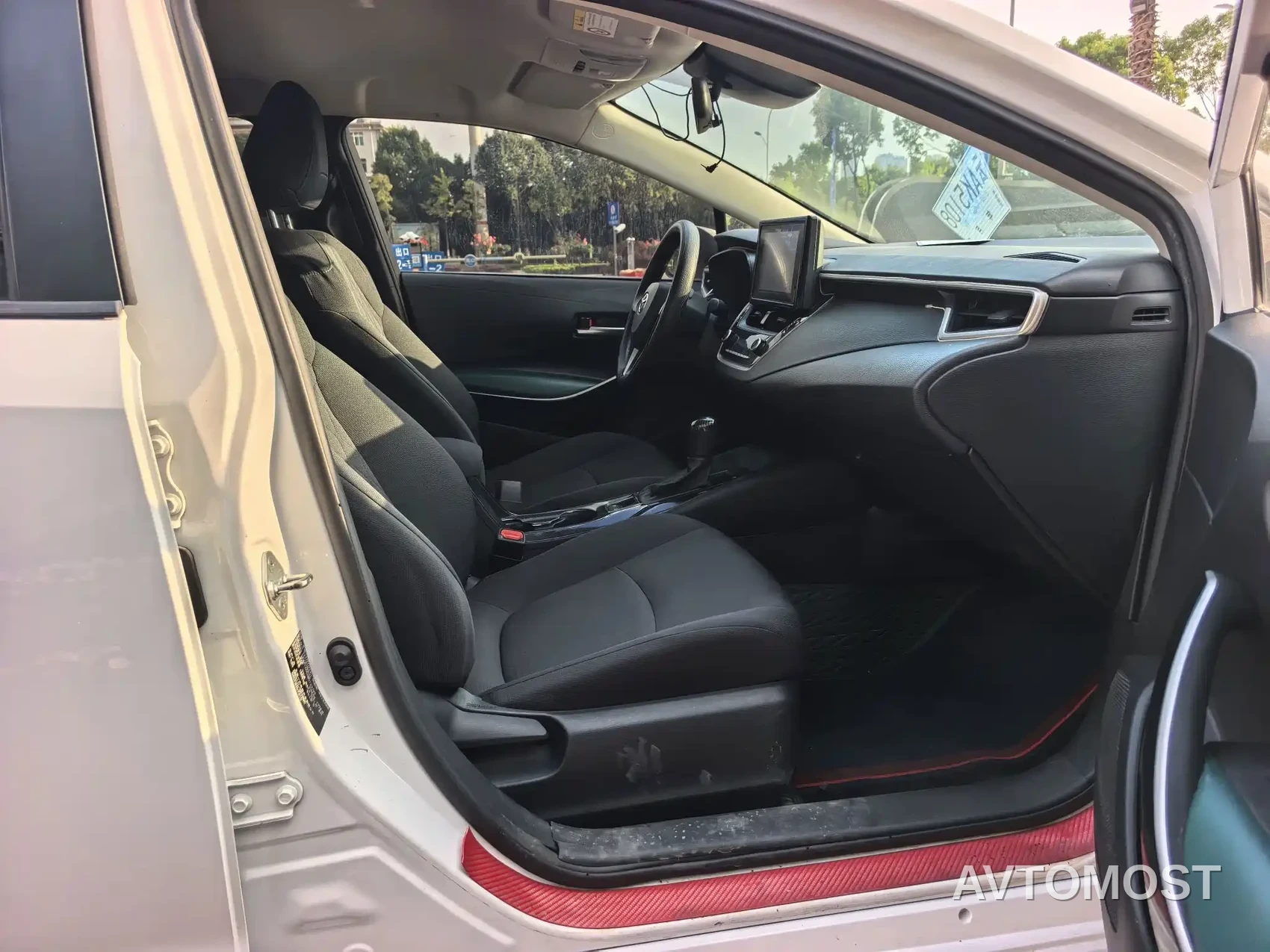 Toyota Corolla 2021 Hybrid 1.8L E-CVT Elite Edition — фото 12