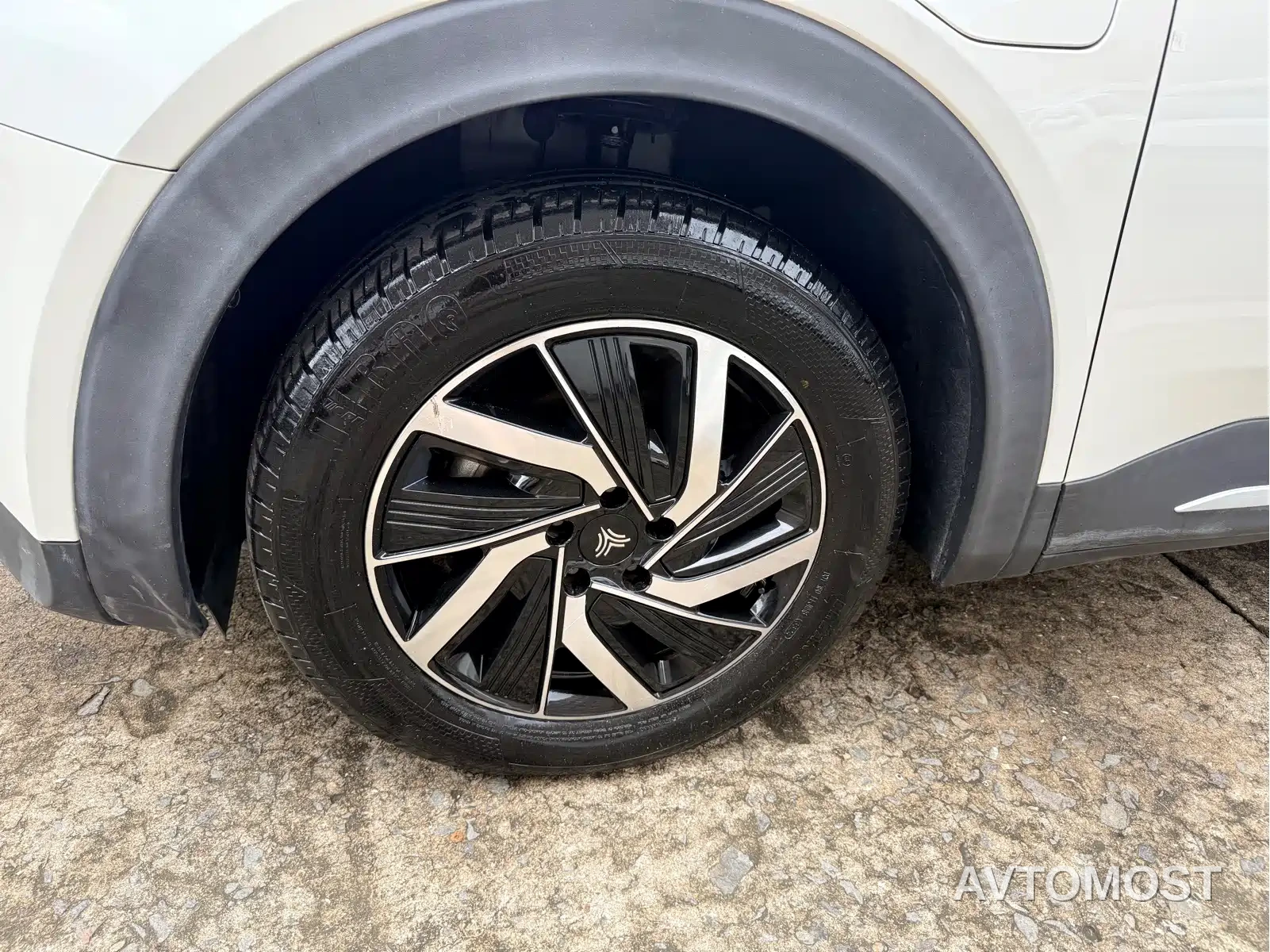Nezha Auto Neta U 2021 Pro 400 Light Edition — фото 5